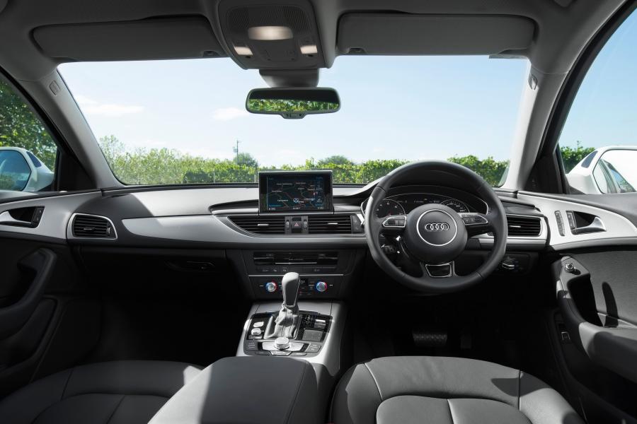Торпедо Audi A6 1.8T S-Line Sedan (4G, C7) 2015 года  (AU) (фото 7 из 16)